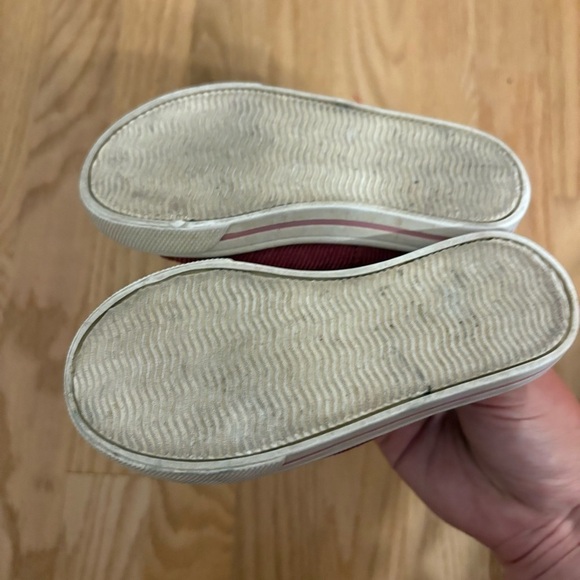 Oshkosh Toddler Girls' Florin Corduroy Knot Slip-On Sneaker, Berry Burgundy Sz 8 - Picture 4 of 5